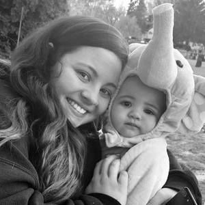 Meet your Posher, Alexxa